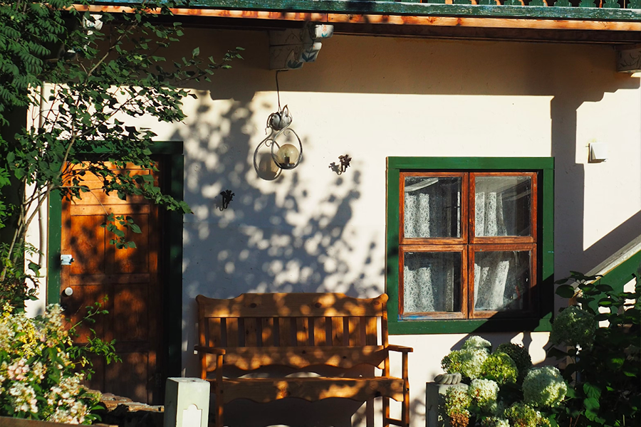 Cottagecore patio garden