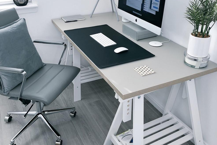 An on-trend, stylish ergonomic office setup