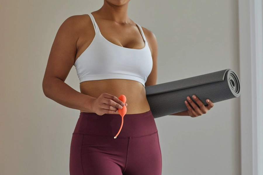 Lady wearing a white seamless sports bra