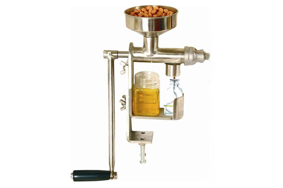 Manual oil presser