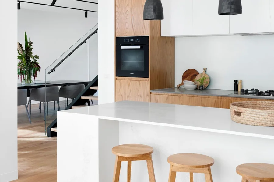 Kitchen with natural materials and hidden spaces