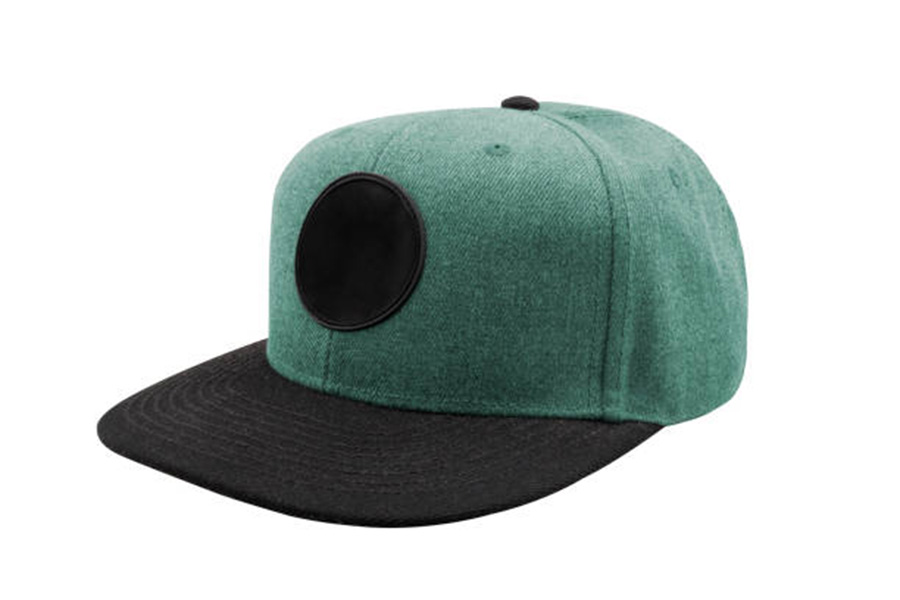 Cappellino trucker verde e nero a 6 pannelli